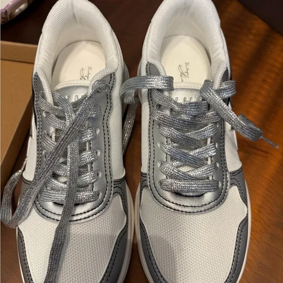 Vintage Havana Silver and White Sneakers - Picture 3 of 7